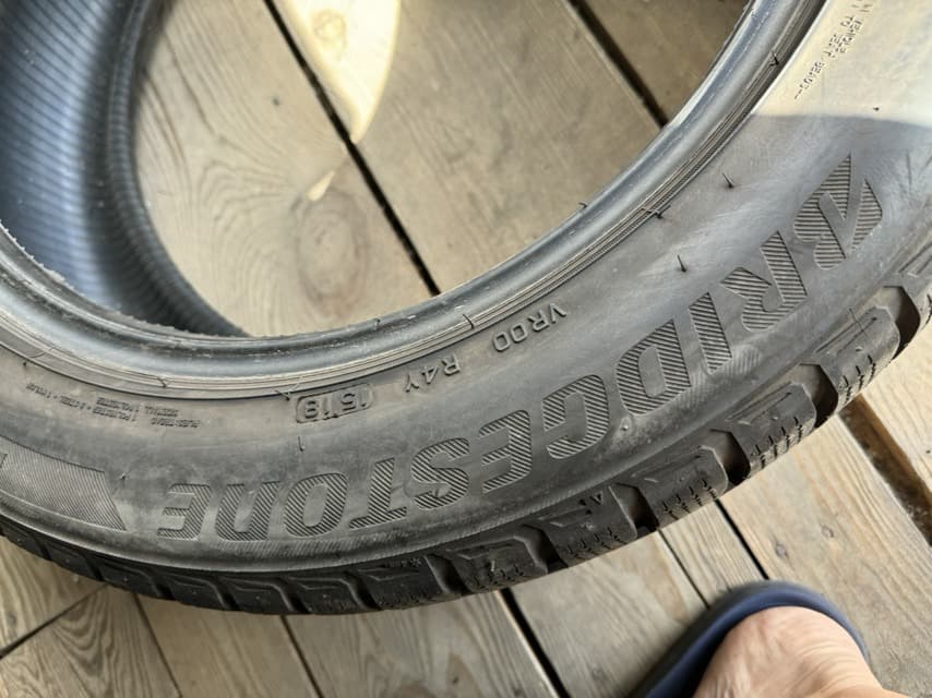 Вживані шини Bridgestone BlizzakLM-80EVO 225/55 R 18