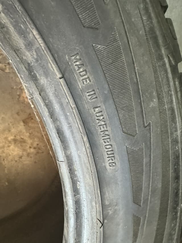 Вживані шини Goodyear UltraGripPerfomance SUV 275/45 R 20