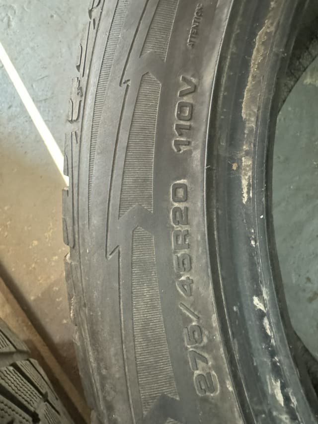 Вживані шини Goodyear UltraGripPerfomance SUV 275/45 R 20