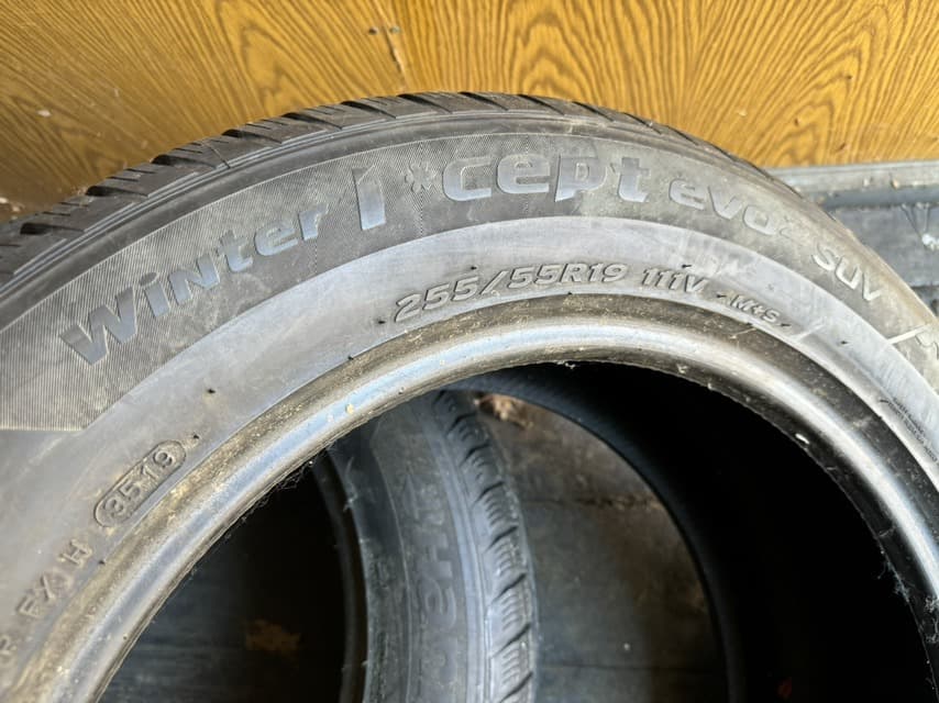Вживані шини Hankook Winter I Cept Evo 2 SUV 255/55 R 19
