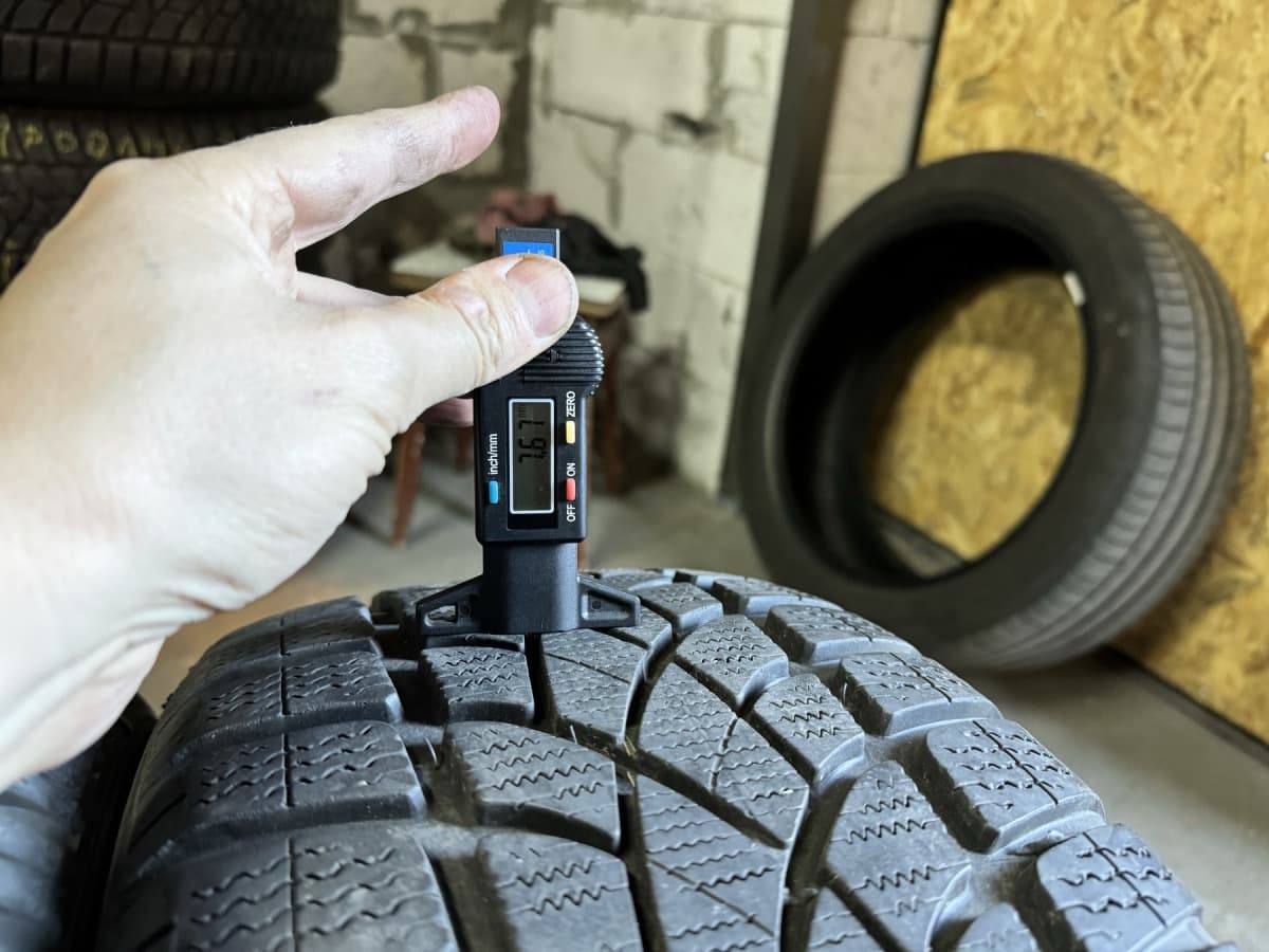 Вживані шини Dunlop SP Winter Sport 3D 235/45 R 17