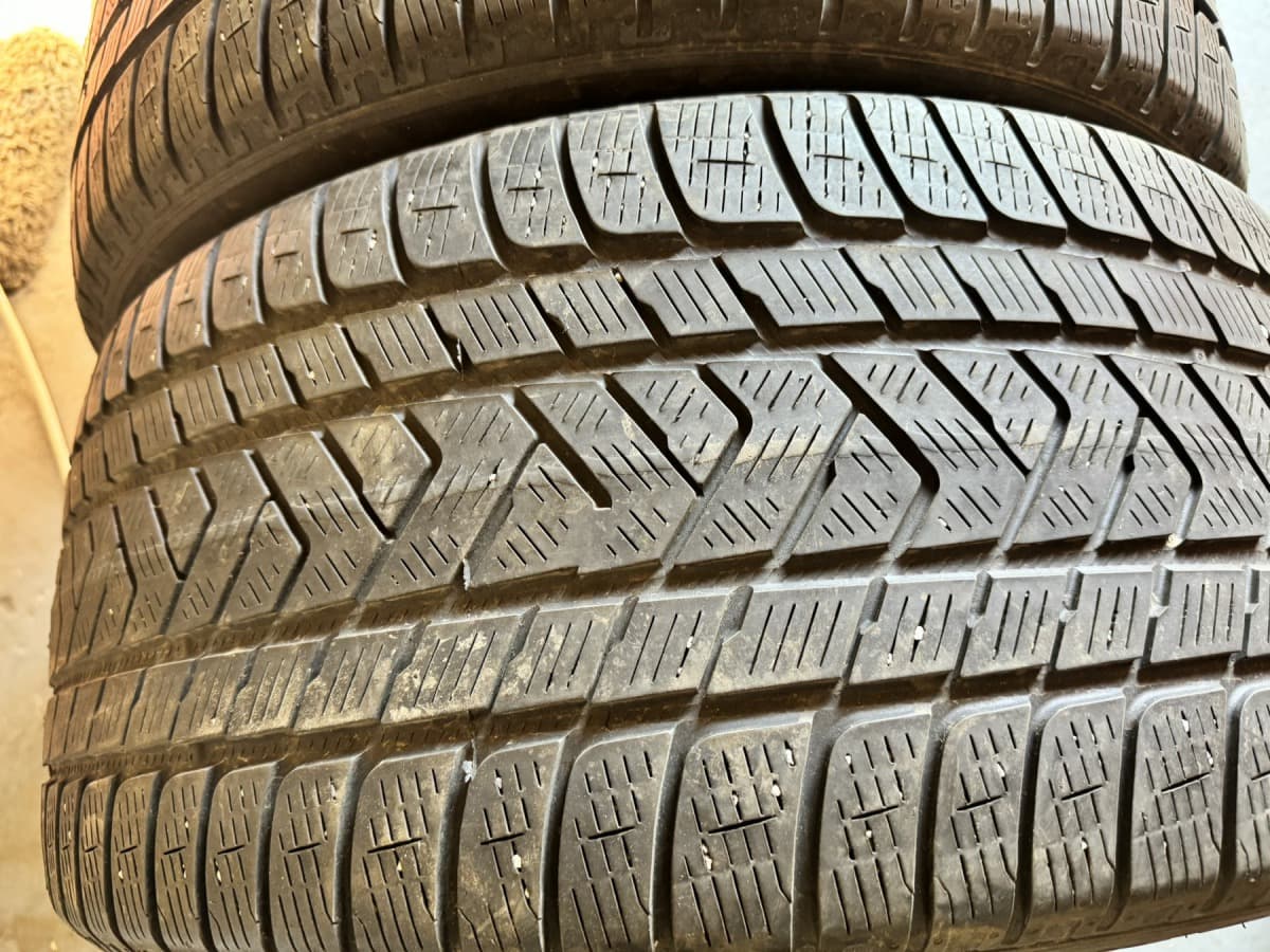Вживані шини Pirelli ScorpionWinter 295/35 R 21