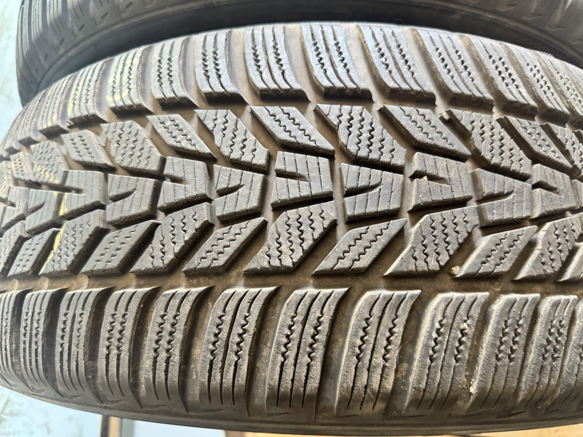 Вживані шини Hankook Winter I cept EVO 3 225/55 R 18