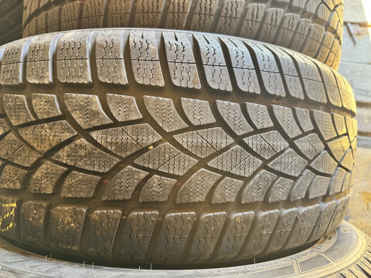 Вживані шини Dunlop SPWinterSport3D 225/50 R 18