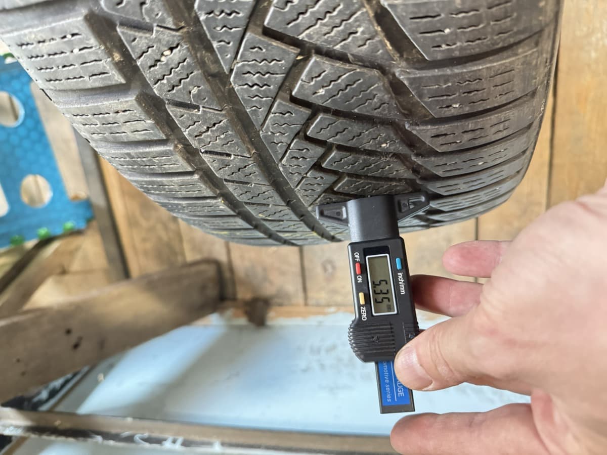 Вживані шини Continental ContiWinterContact TS 850Р 235/45 R 18