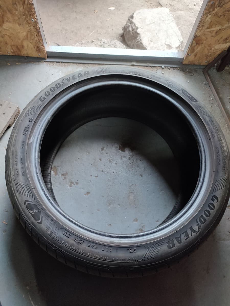 Вживані шини GoodYear Eagle F1 225/45 R 18
