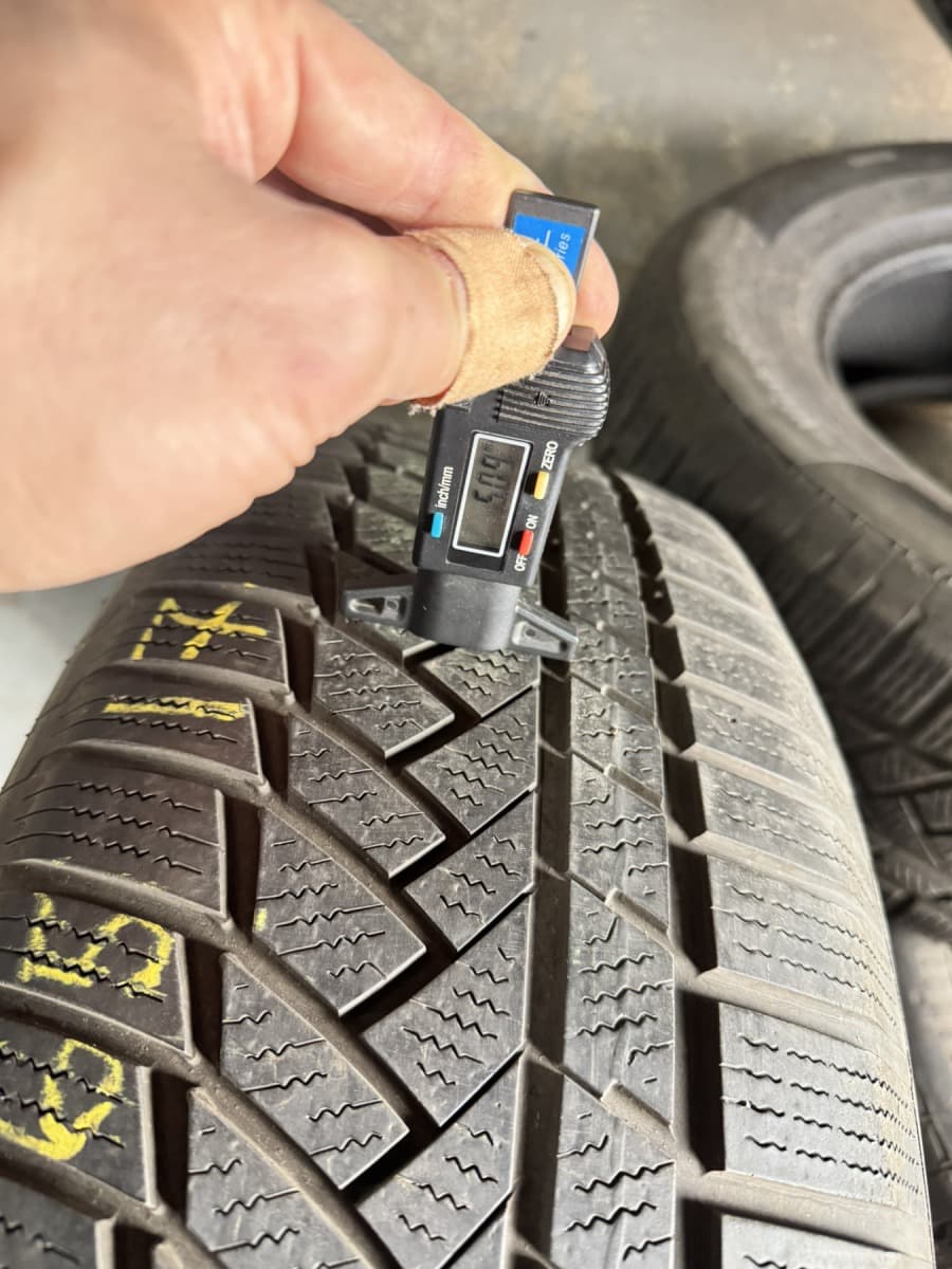 Вживані шини Continental WinterContact TS 850P  235/65 R 17