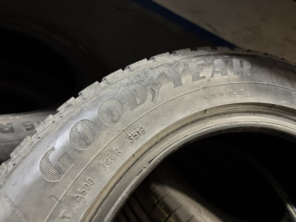 Вживані шини GoodYear Vector 4 Season 225/55 R 17
