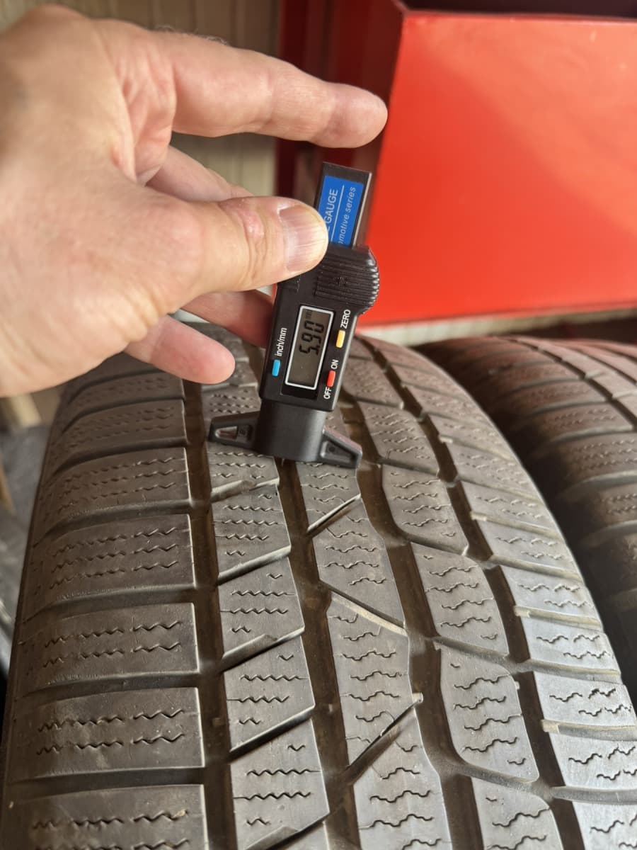 Вживані шини Continental ContiWinterContact TS 830P 225/55 R 17
