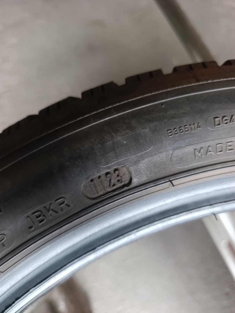 Вживані шини Dunlop Winter Sport 5   205/50 R 17