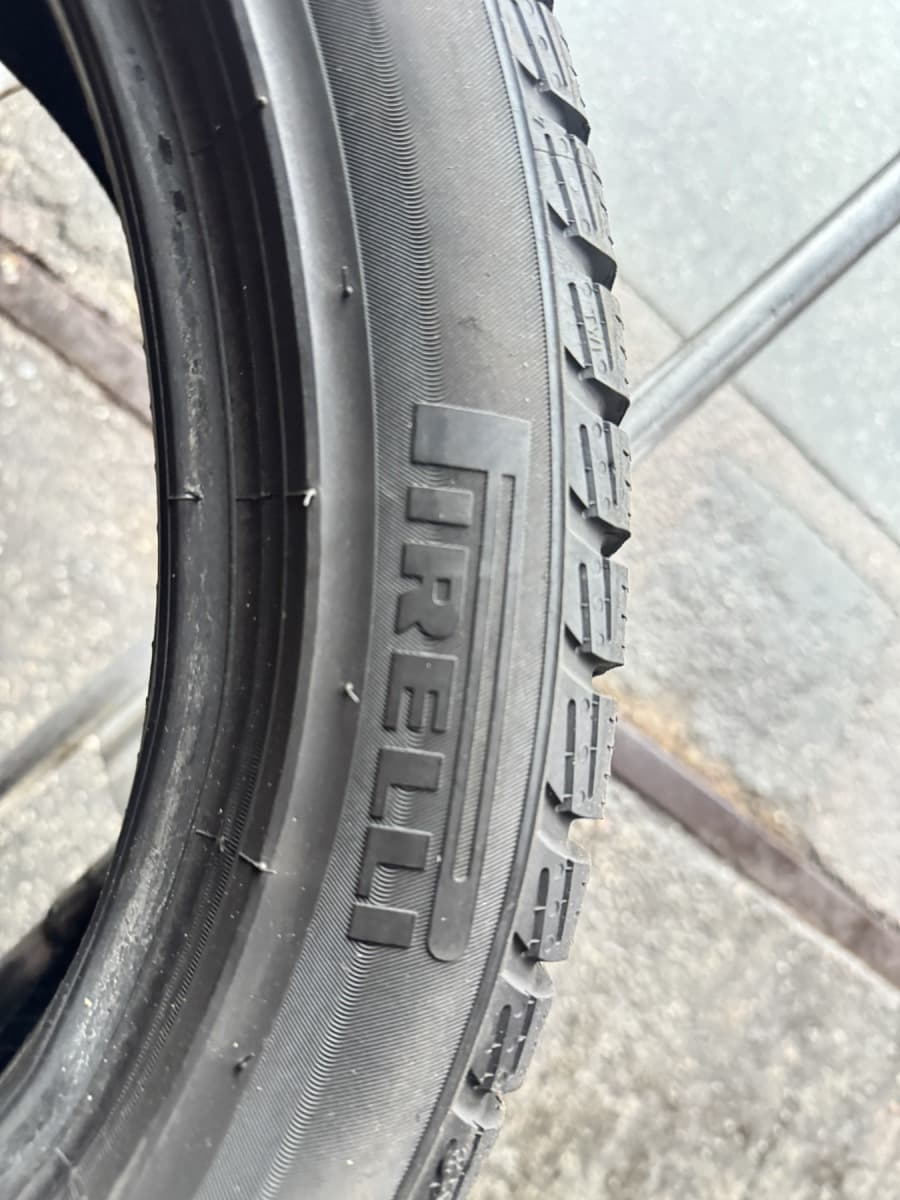 Вживані шини Pirelli Sottozero3  205/50 R 17