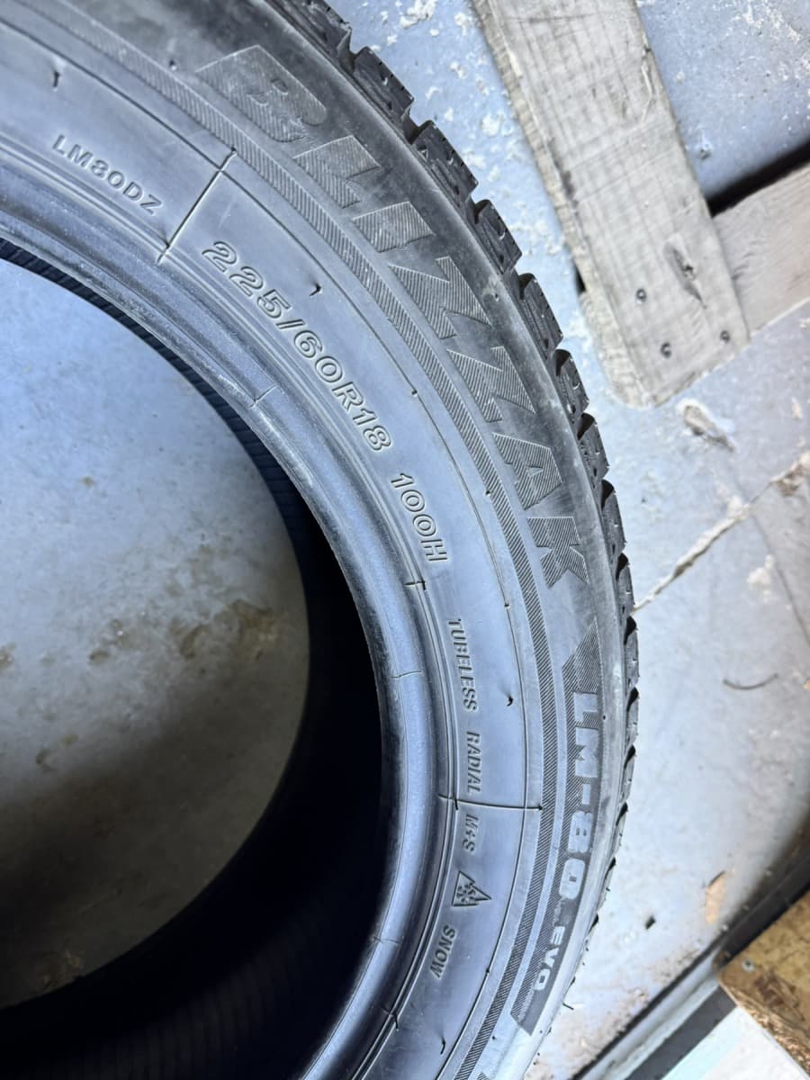 Вживані шини Bridgestone Blizzak LM80 Evo 225/60 R 18