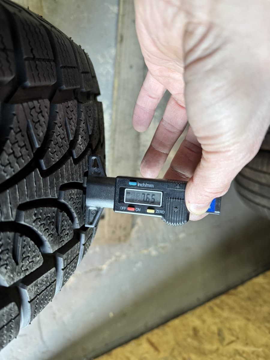 Вживані шини Bridgestone Blizzak LM80 Evo 225/60 R 18