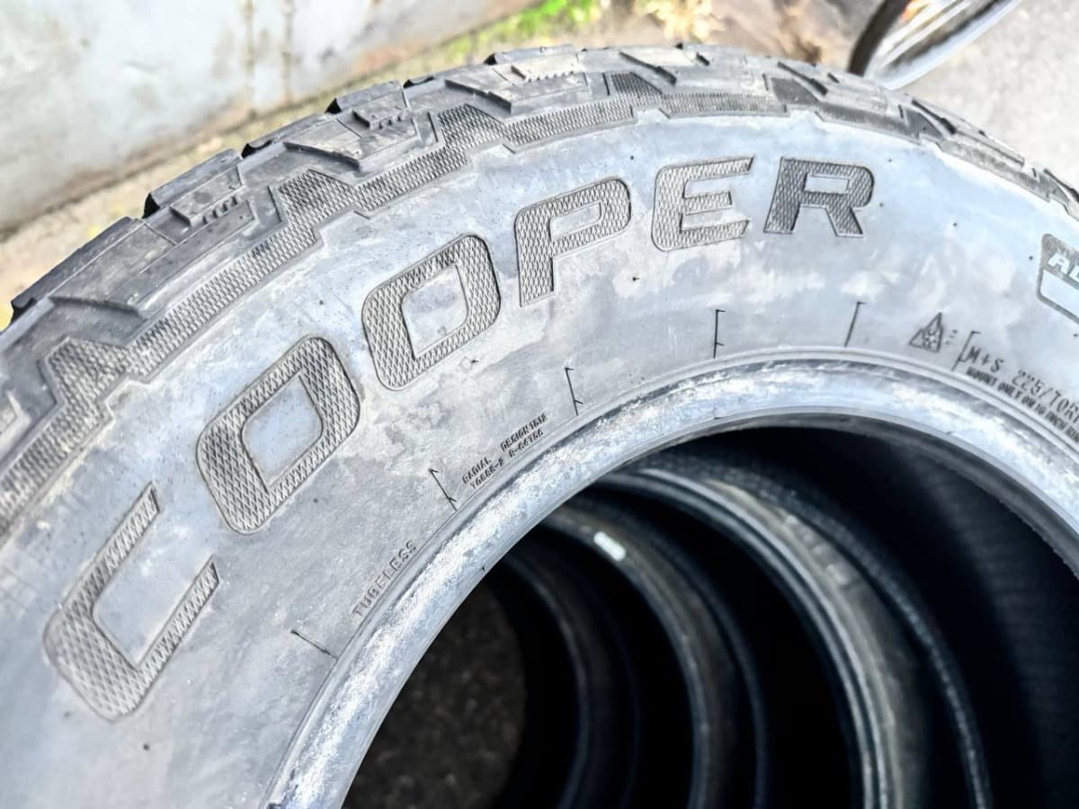 Вживані шини Cooper Discoverer AT 3 225/70 R 16