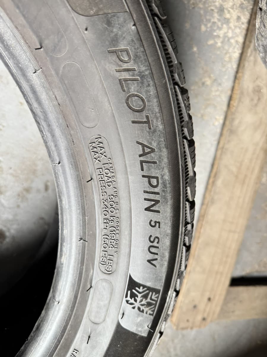 Вживані шини Michelin Pilot Alpin 5 SUV  235/55 R 18