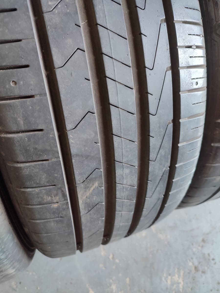 Вживані шини Hankook VentusPrime3  …  . 235/45 R 18
