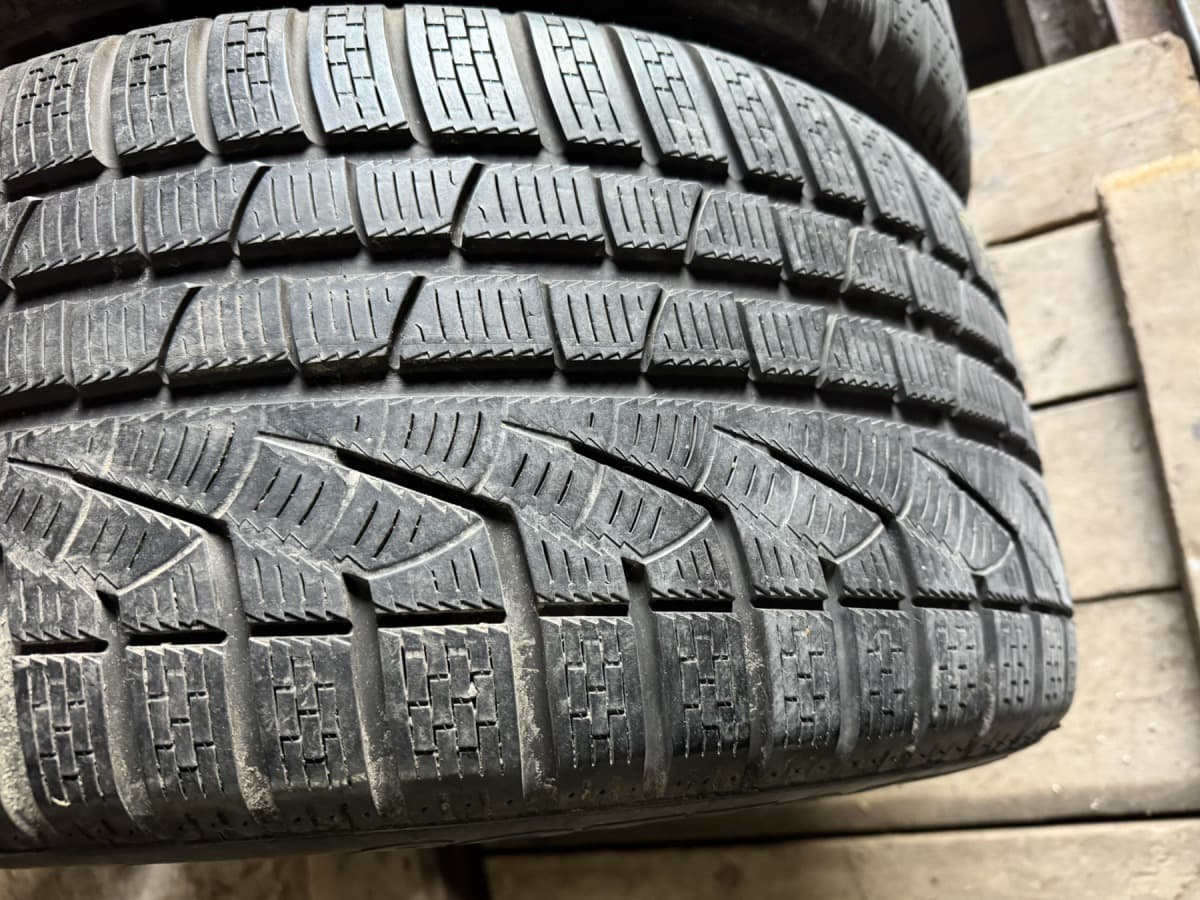 Вживані шини Pirelli Sottozero Winter 240  265/45 R 18