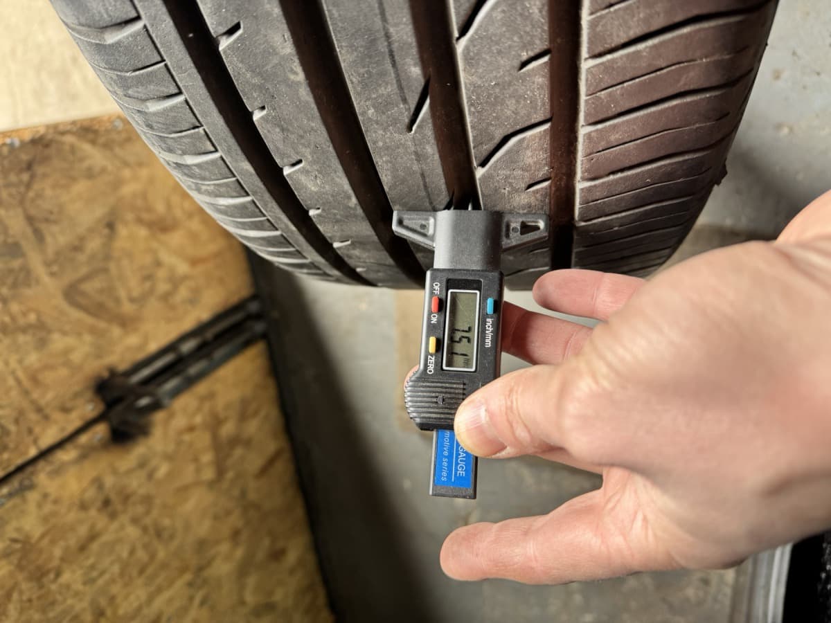 Вживані шини Continental ContiPremiumСontact 2   225/50 R 17