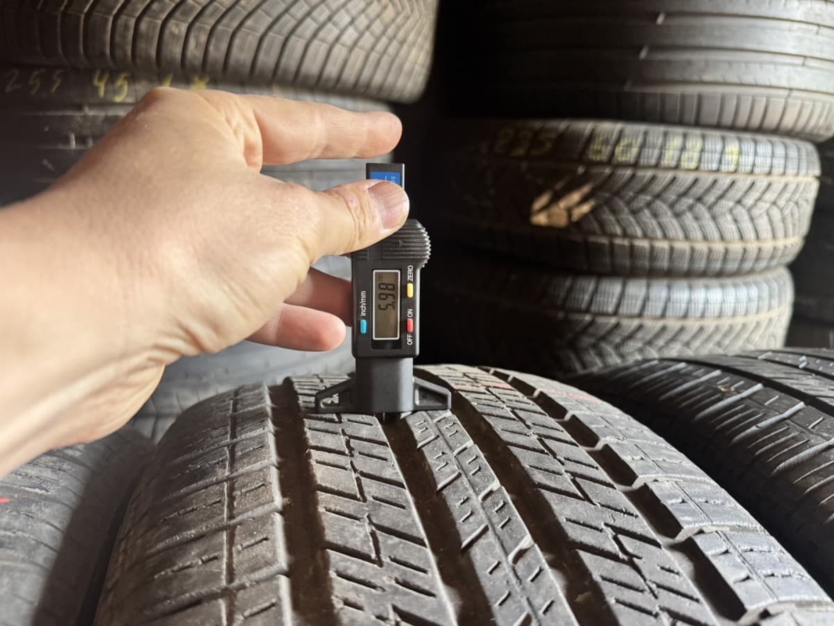 Вживані шини Continental 4*4  Contact .  . 255/55 R 18