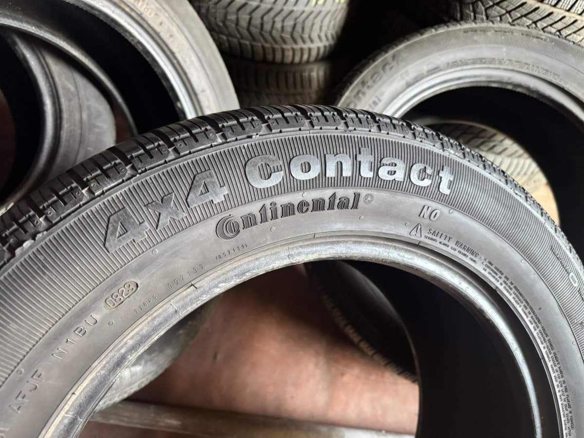 Вживані шини Continental 4*4  Contact .  . 255/55 R 18