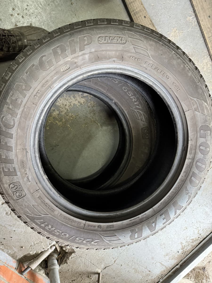 Вживані шини Good Year Efficient Grip 4*4 225/65 R 17