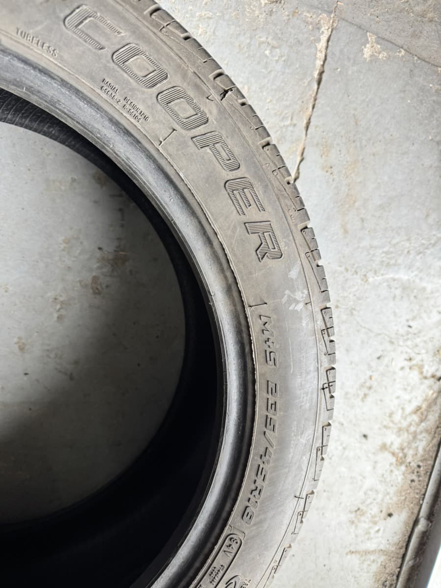 Вживані шини Cooper CSS Ultra Touring 235/45 R 18