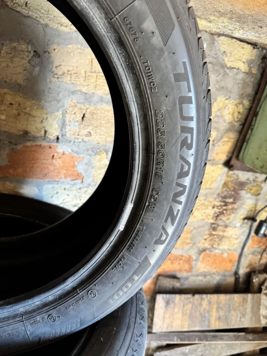 Вживані шини Bridgestone Turanza T001 225/50 R 18