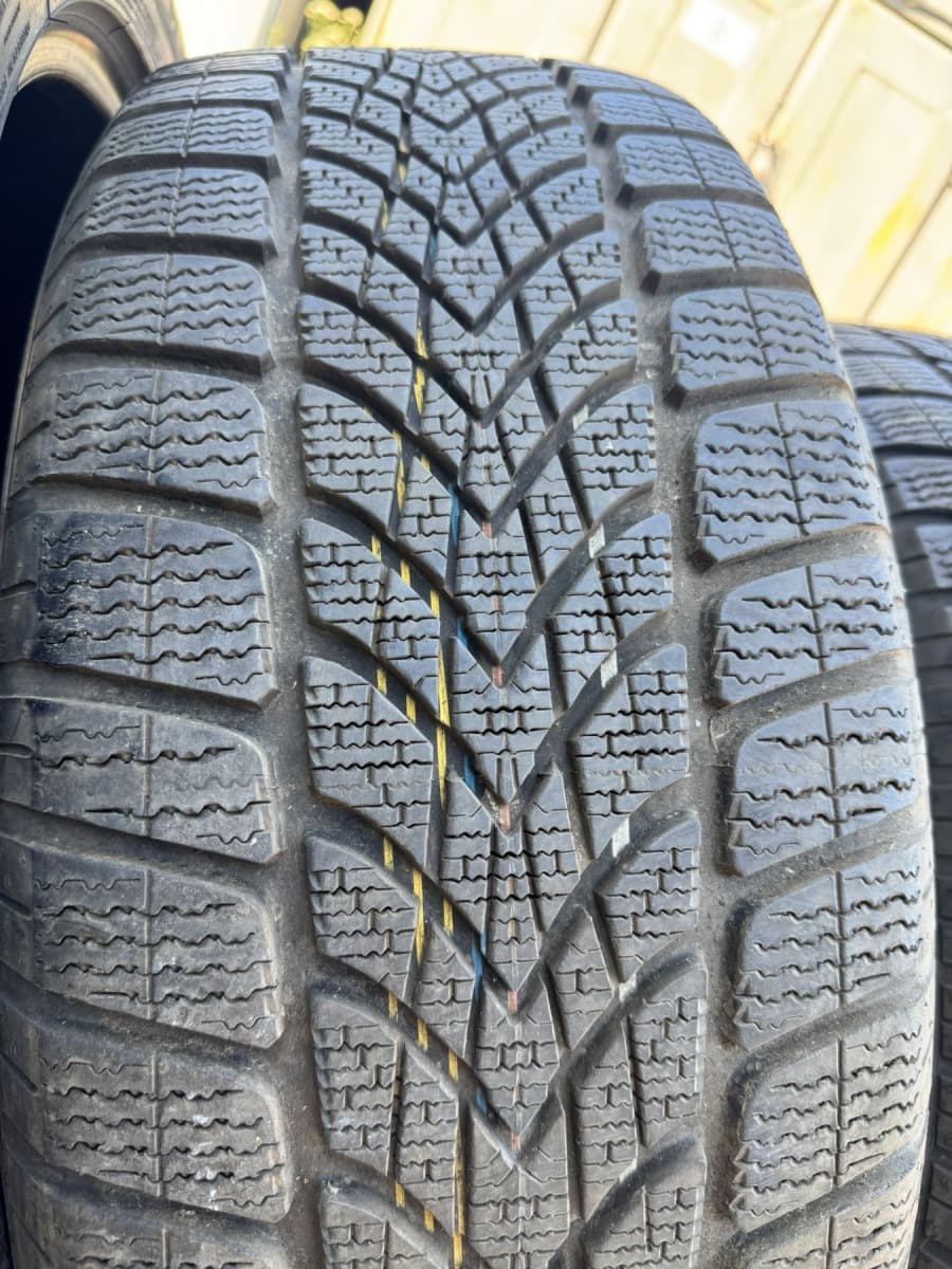 Вживані шини Dunlop SP  WinterSport  4D NO   235/55 R 19