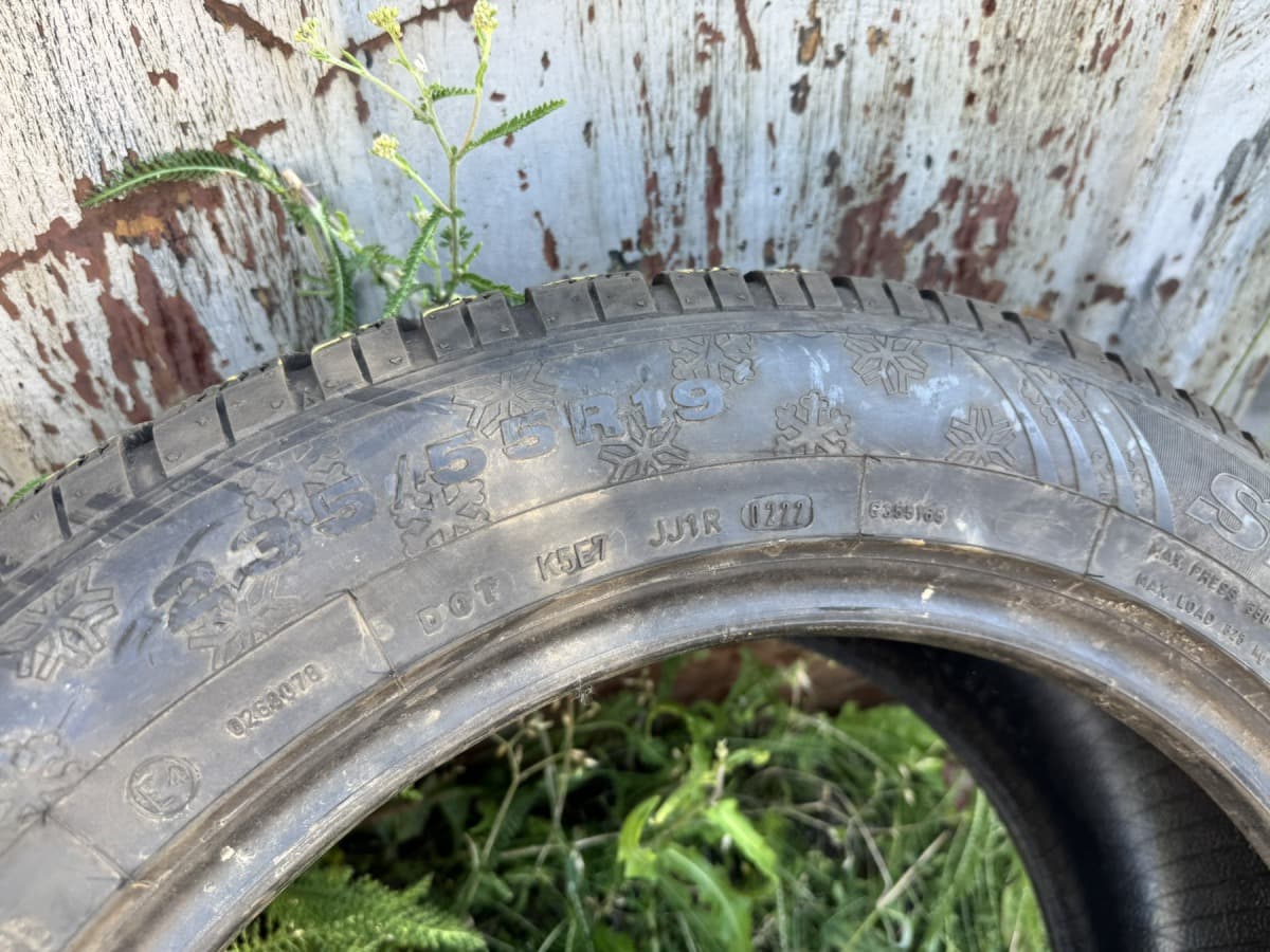 Вживані шини Dunlop SP  WinterSport  4D NO   235/55 R 19