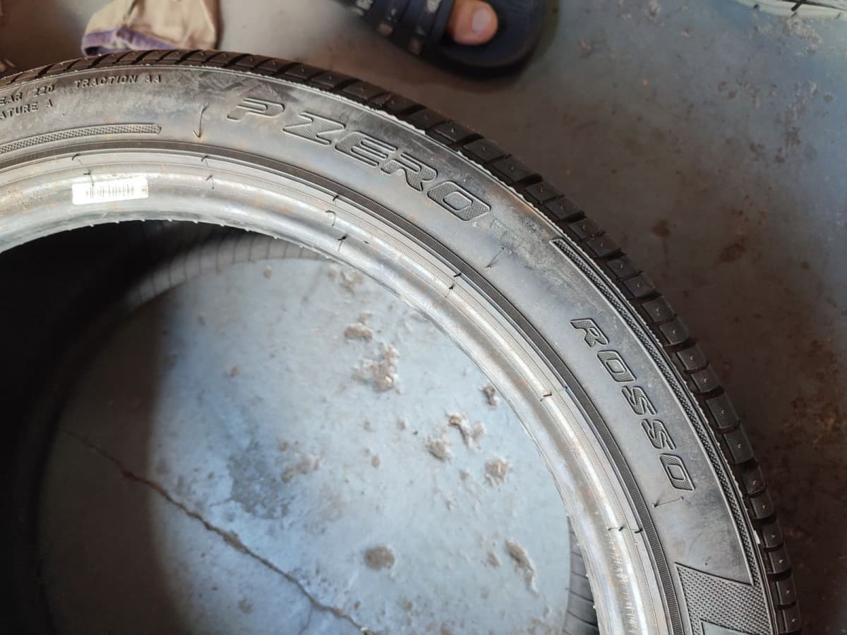 Вживані шини Pirelli PzeroRosso 235/40 R 18