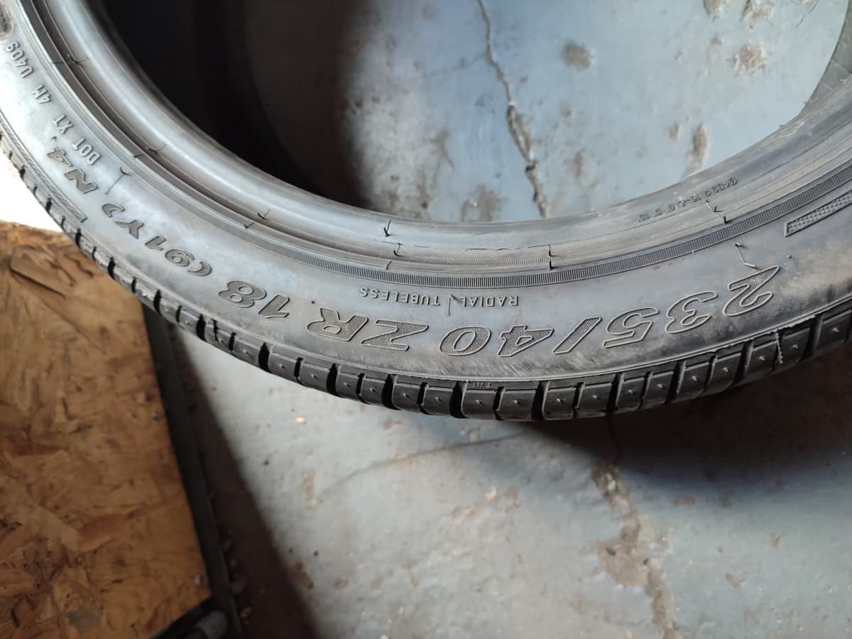 Вживані шини Pirelli PzeroRosso 235/40 R 18