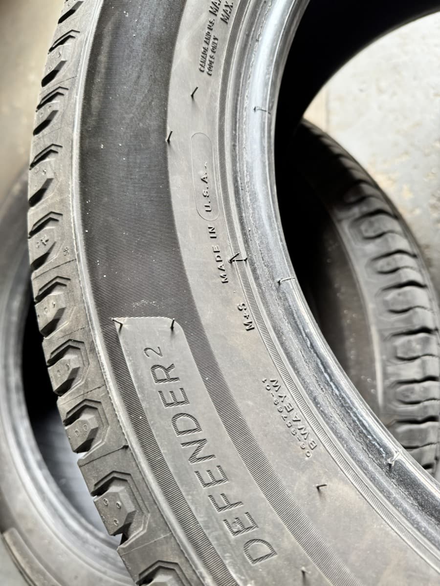 Вживані шини Michelin Defender 2  225/60 R 18