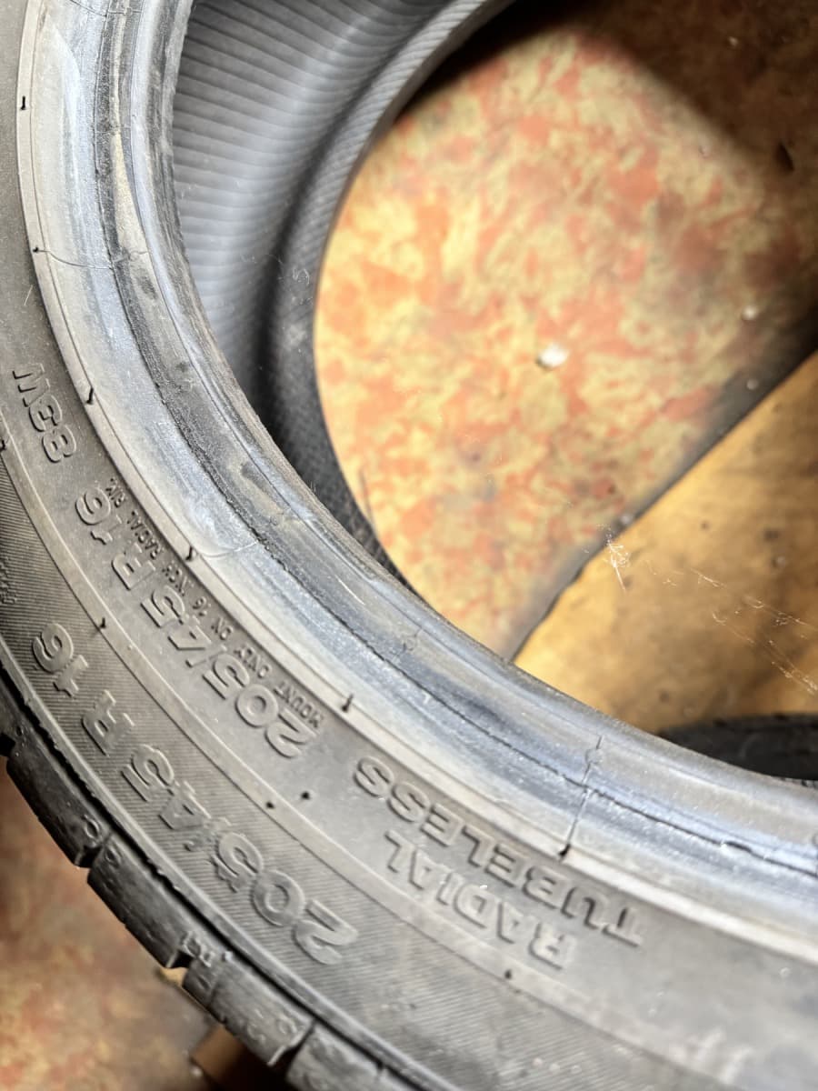 Вживані шини Continental ContiPremiumContact 2 205/45 R 16