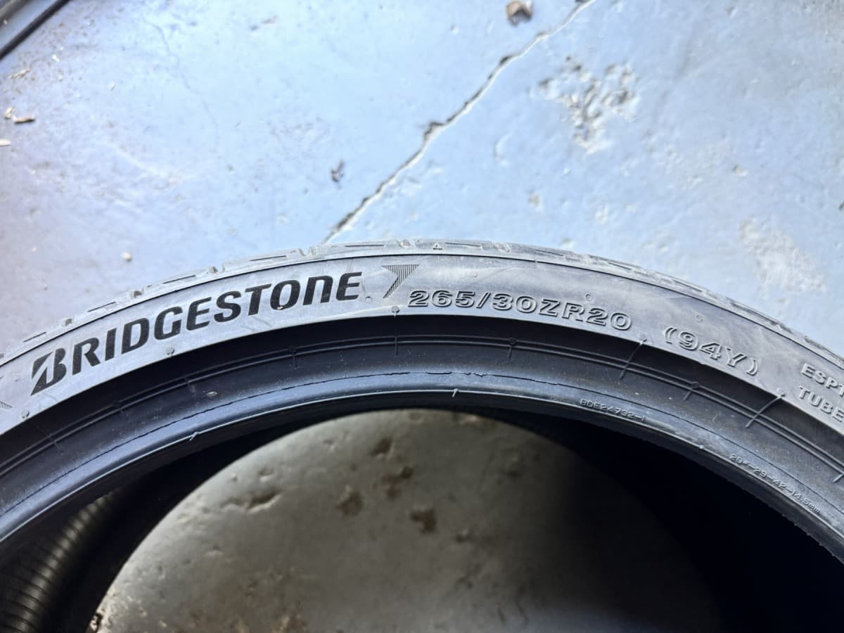 Вживані шини Bridgestone Potenza Sport 265/30 R 20