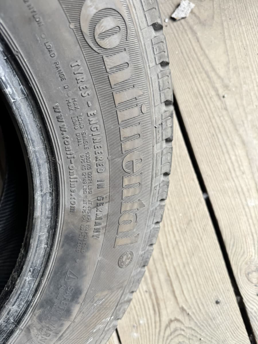 Вживані шини Continental VancoCamper 215/70 R 15C
