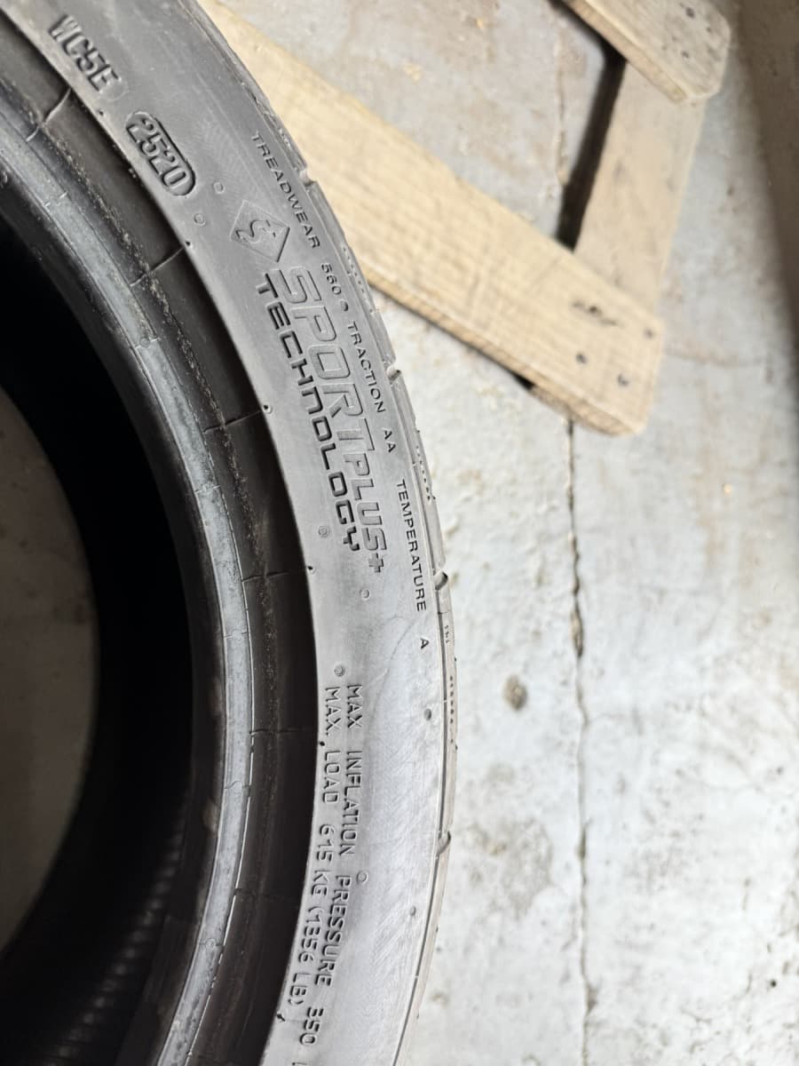 Вживані шини Continental ExtremeContact DWS06 225/45 R 17