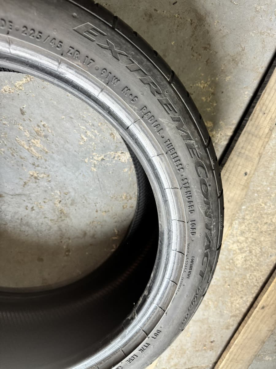 Вживані шини Continental ExtremeContact DWS06 225/45 R 17