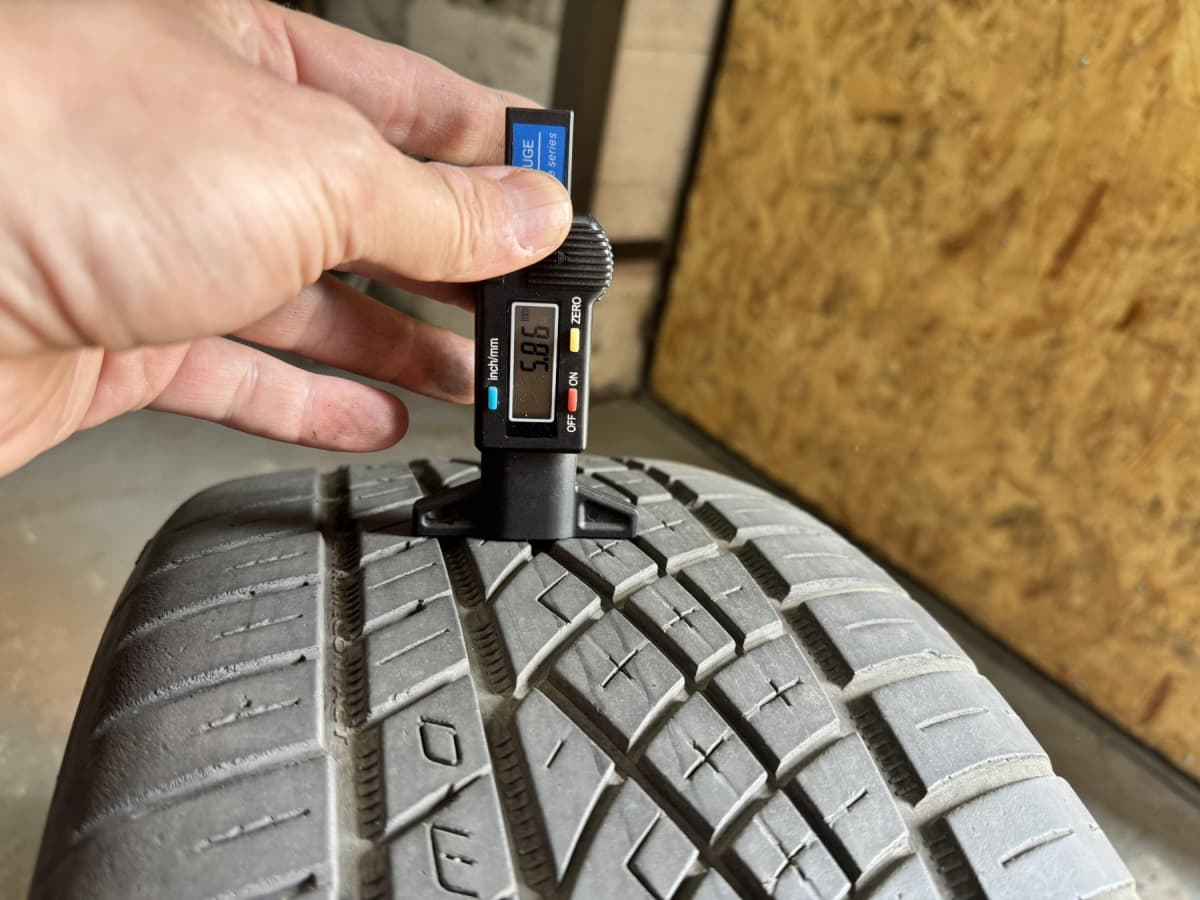 Вживані шини Continental ExtremeContact DWS06 225/45 R 17