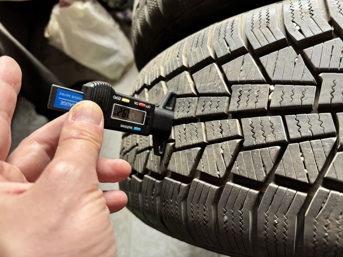 Вживані шини Dislavet Evro Frost 6 215/55 R 16
