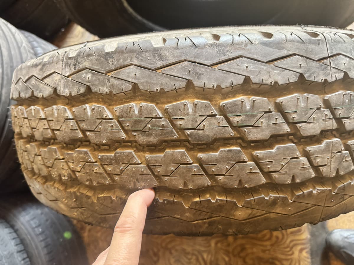 Вживані шини Bridgestone Duravis R630  225/70 R 15C