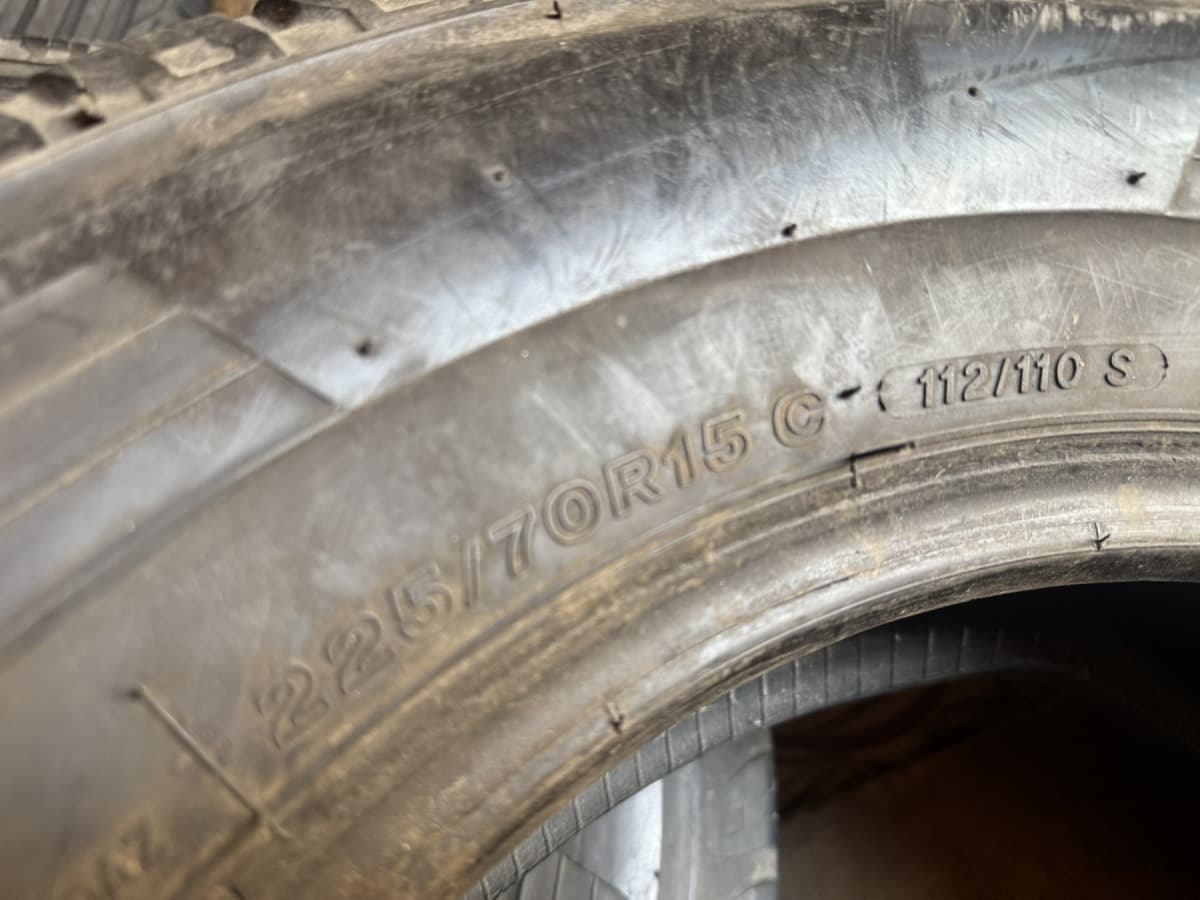 Вживані шини Bridgestone Duravis R630  225/70 R 15C