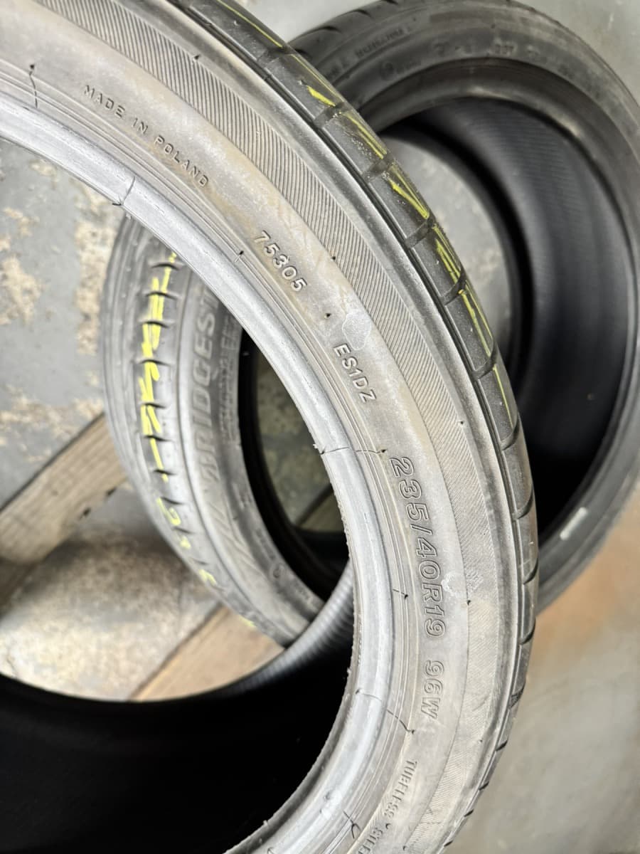 Вживані шини Bridgestone Potenza S001 235/40 R 19