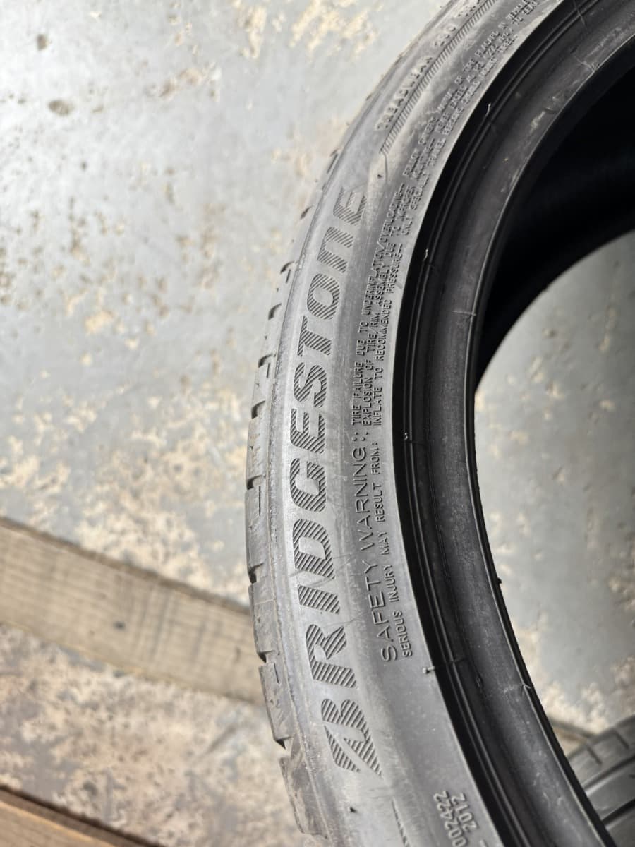 Вживані шини Bridgestone Potenza S001 235/40 R 19