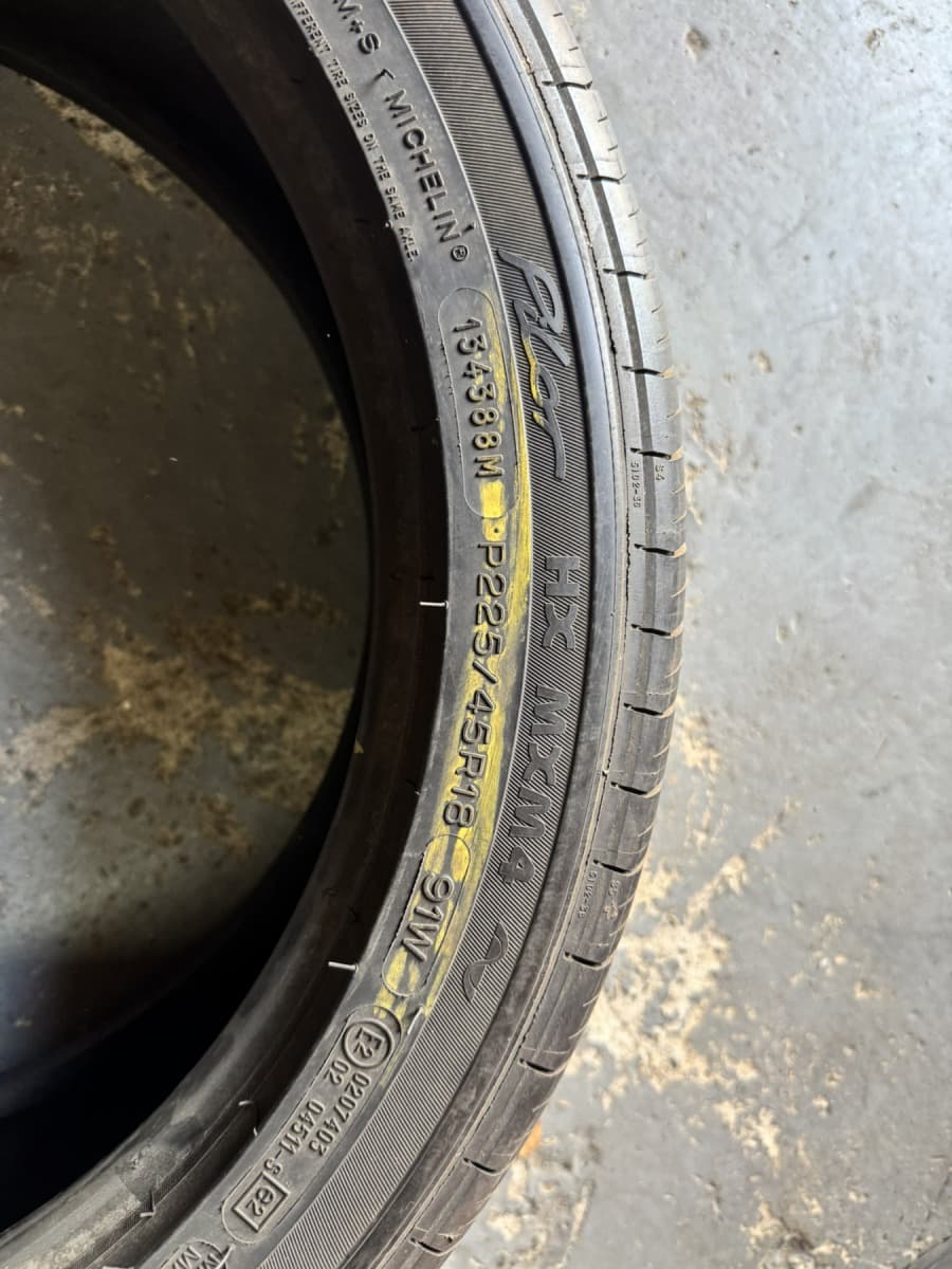 Вживані шини Michelin Pilot HX MXM4 225/45 R 18