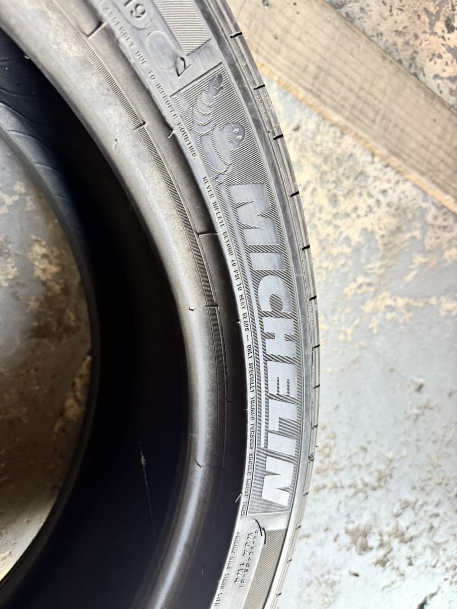 Вживані шини Michelin Pilot HX MXM4 225/45 R 18