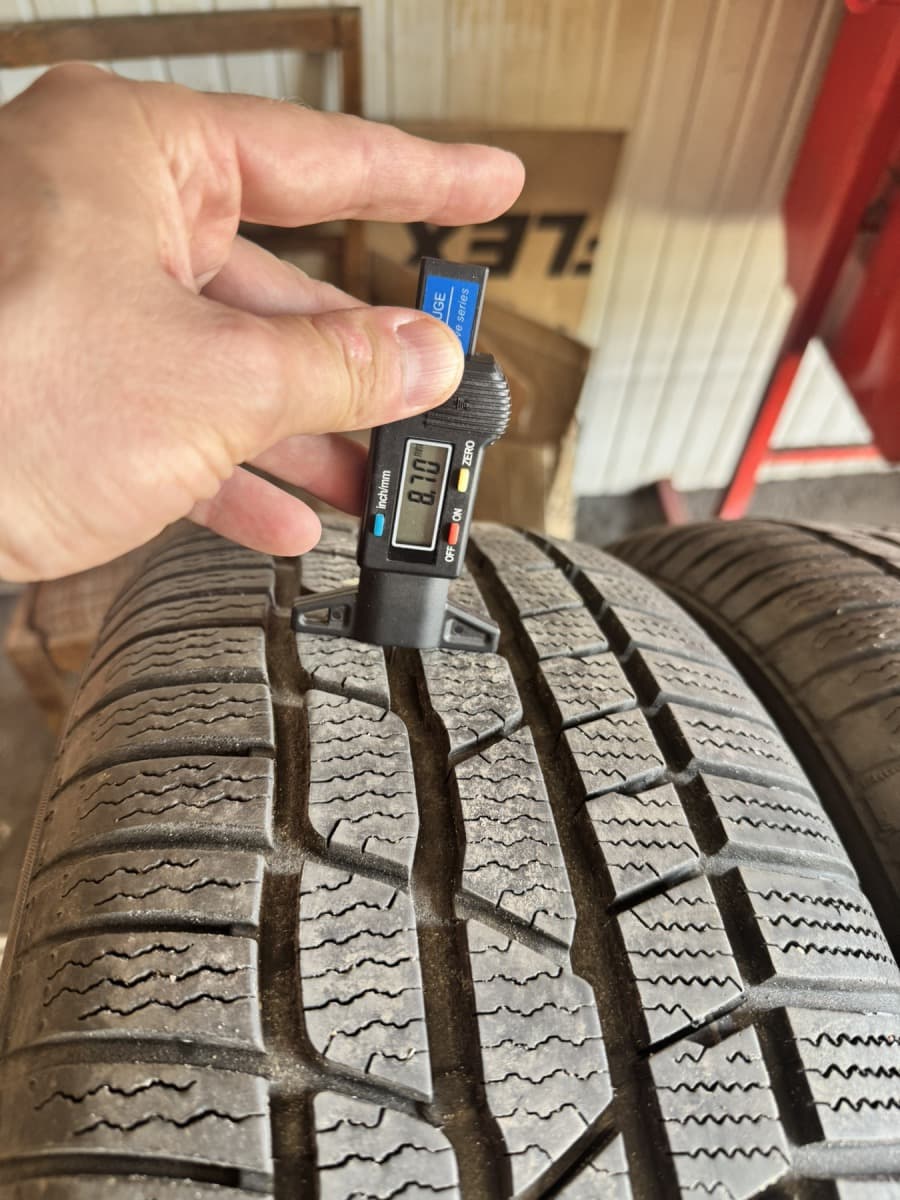 Вживані шини Continental ContiWinterContact TS 830P 225/55 R 17