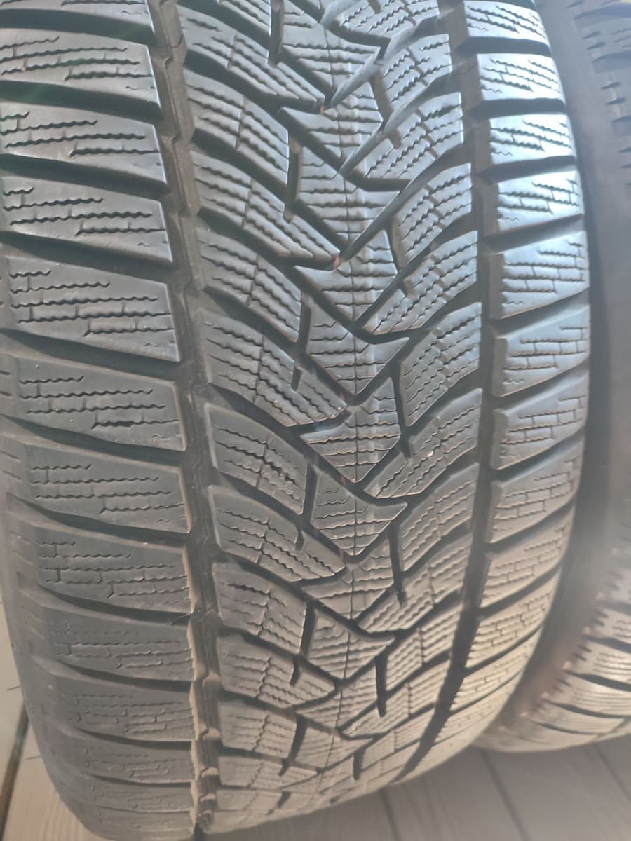 Вживані шини Dunlop Winter Sport 5 245/45 R 18