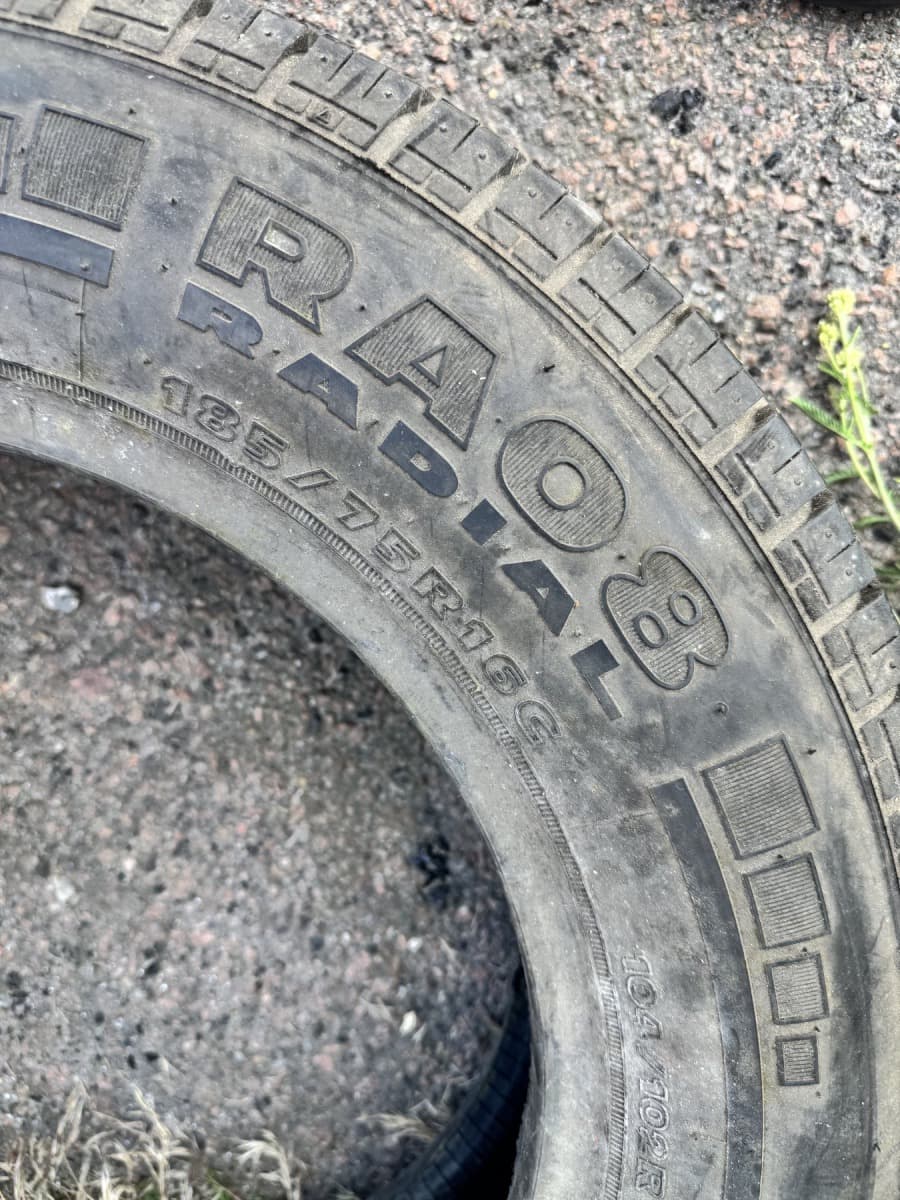 Вживані шини Hankook Radial RA 08    . 185/75 R 16C