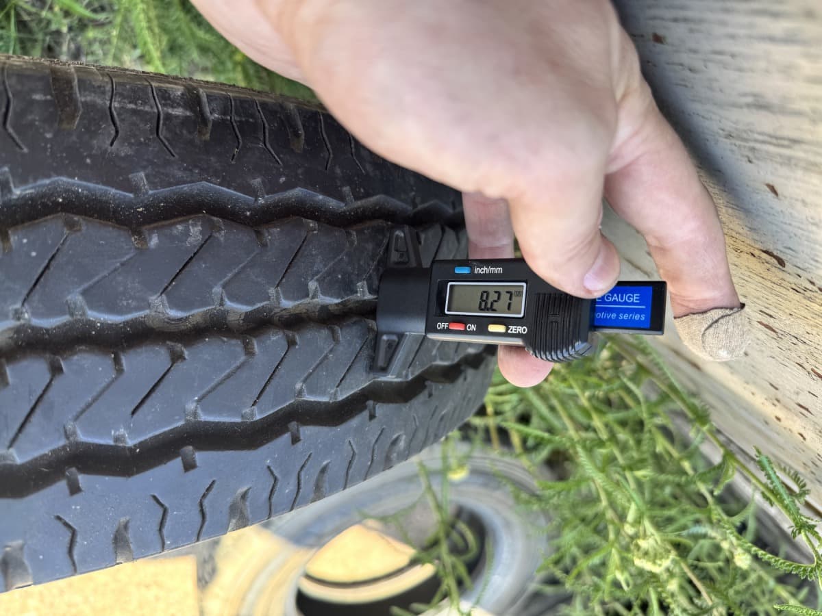 Вживані шини Hankook Radial RA 08    . 185/75 R 16C