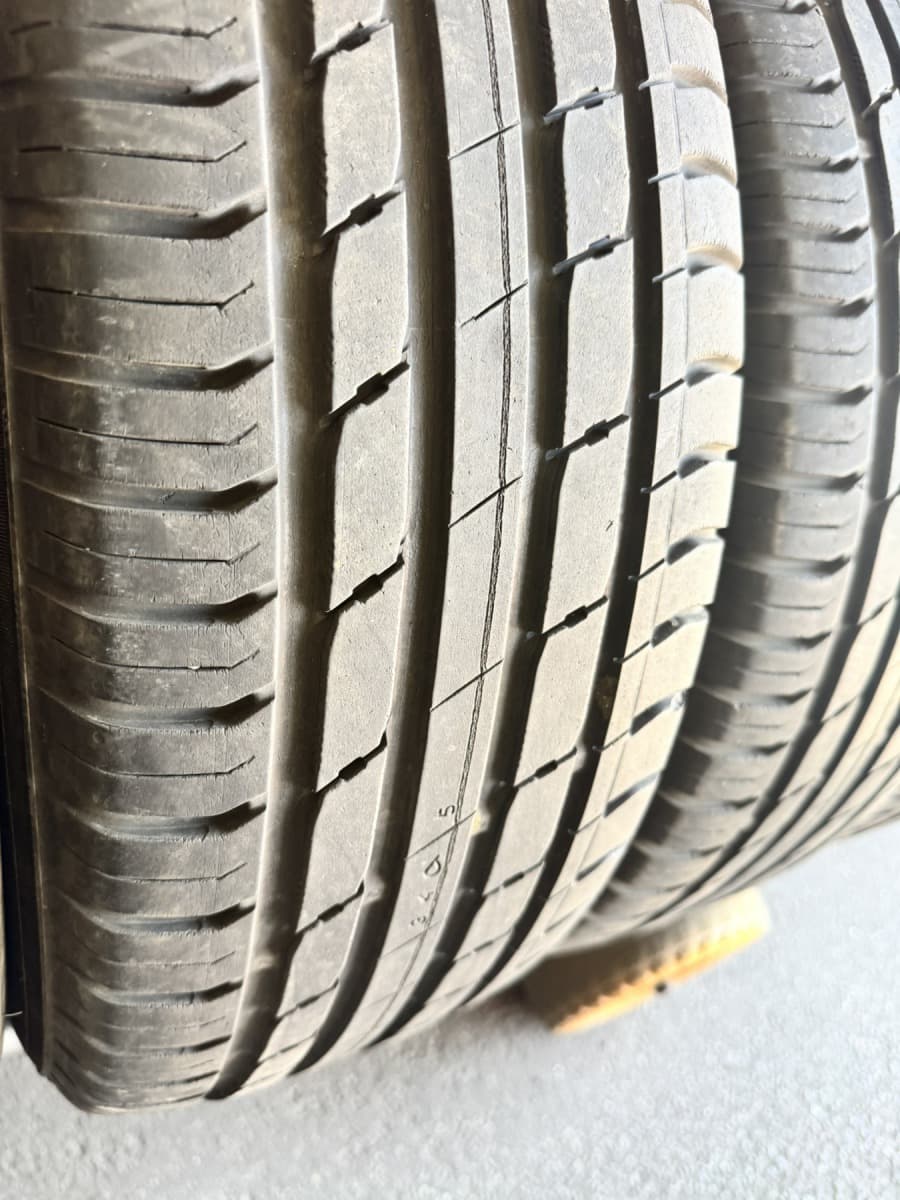 Вживані шини Nokian Hakka Blue 215/65 R 16